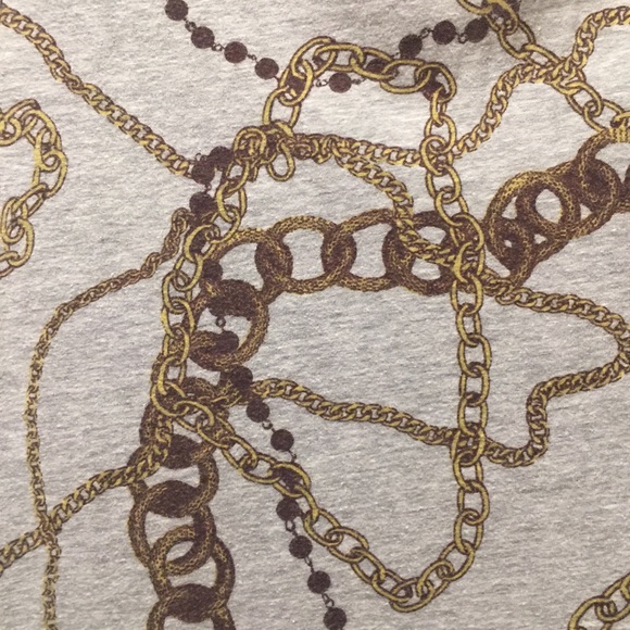 H & M Grey Short Sleeve Chain Jewelry Tee T Shirt - Picture 4 of 4